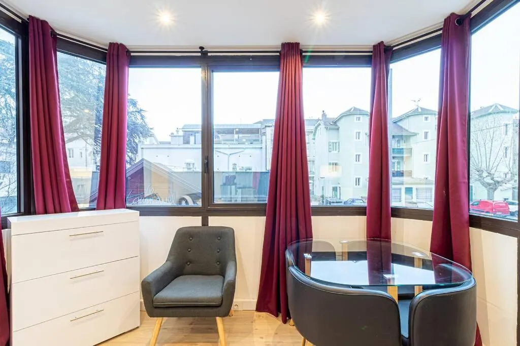 Apartment Zenbnb / L'Exploreur / 2 Min. Tram / Centre-Ville Annemasse